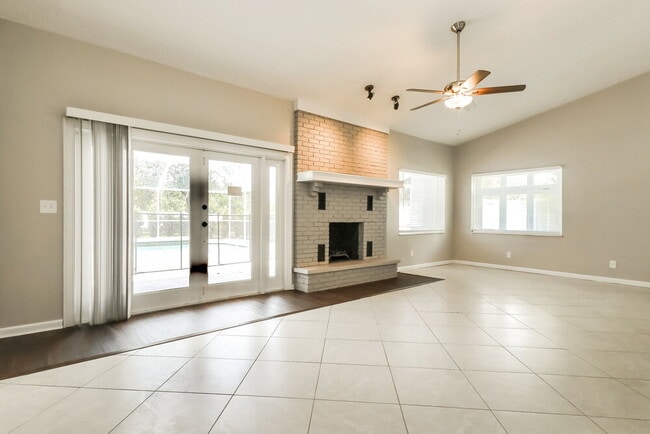 Building Photo - 8807 Wellesly Ct