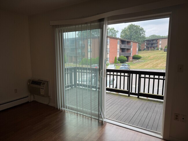 Foto del edificio - 114 Balance Rock Rd