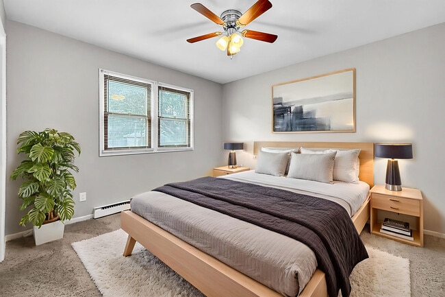 Bedroom - Trilein Village Apartments
