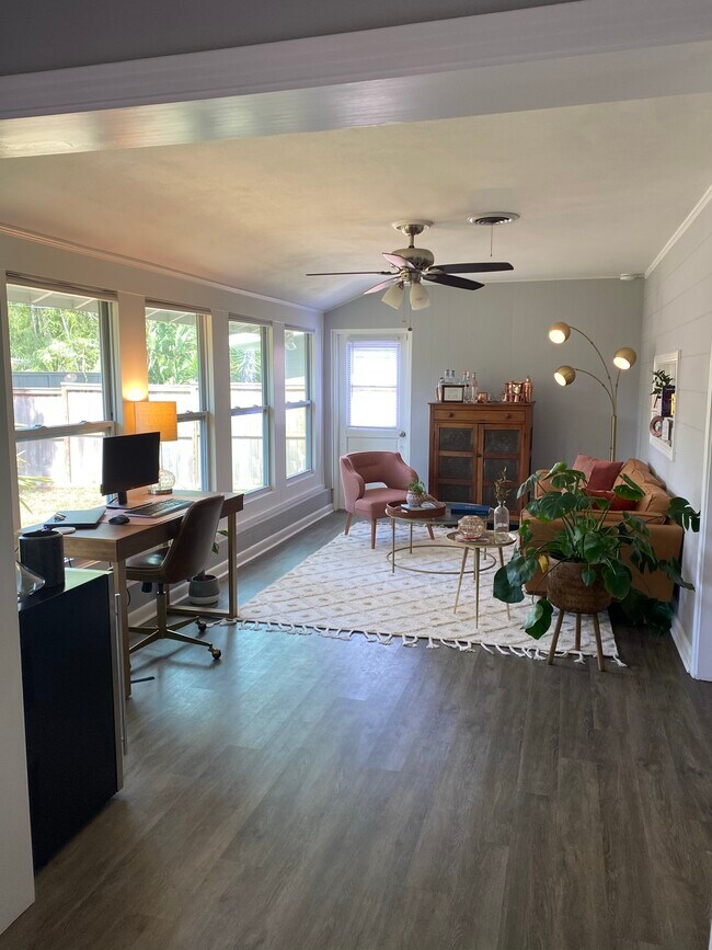 Building Photo - 1680 Algonquin Trl