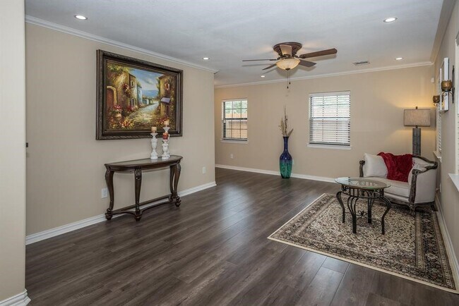 Building Photo - 11038 Waxwing St