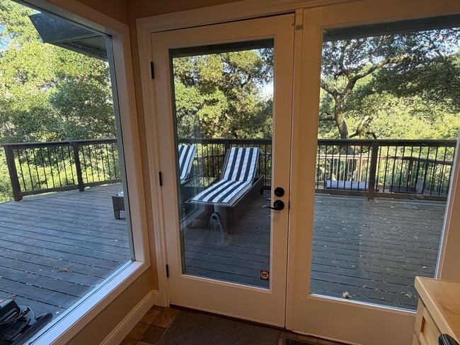 Building Photo - 125 Goodfellow Dr