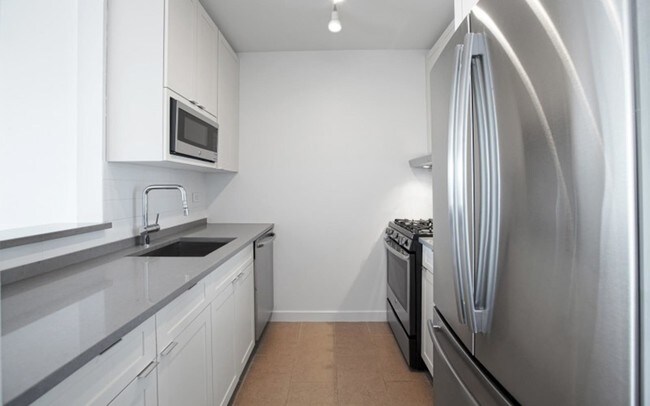 Building Photo - 420 West 42nd Street