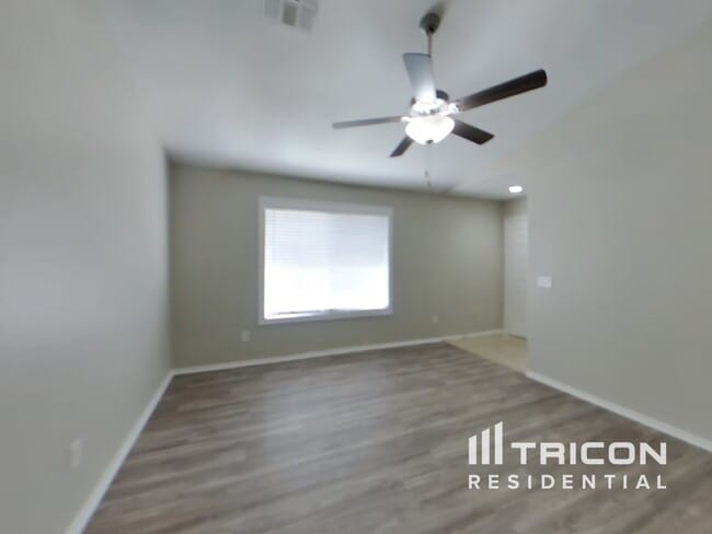 Building Photo - 1492 E Stirrup Ln