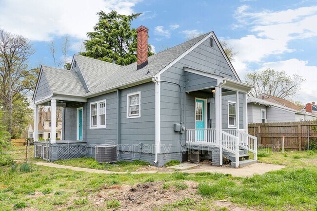 Building Photo - 2205 Fenton St