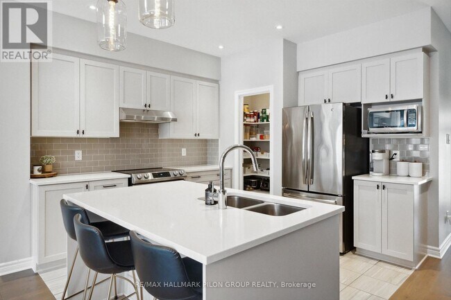 Photo du bâtiment - 358 Rainrock Cres