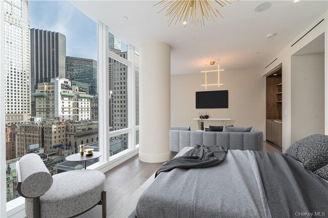 Building Photo - 18 W 53rd St