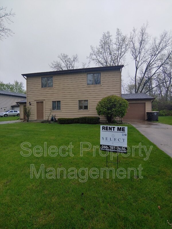 Primary Photo - 2310 Versailles Village Pl