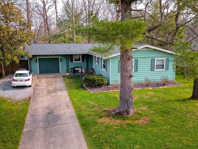 Building Photo - 609 S Emerald Ln
