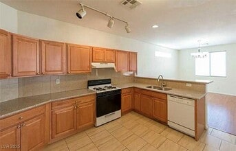Building Photo - 9332 Golden Grape Ct