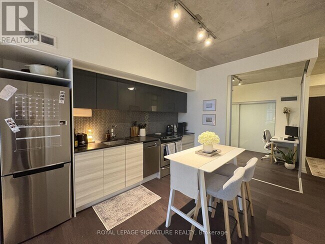 Building Photo - 1190 Dundas St E