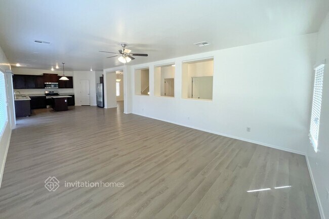 Building Photo - 15164 W Cameron Dr