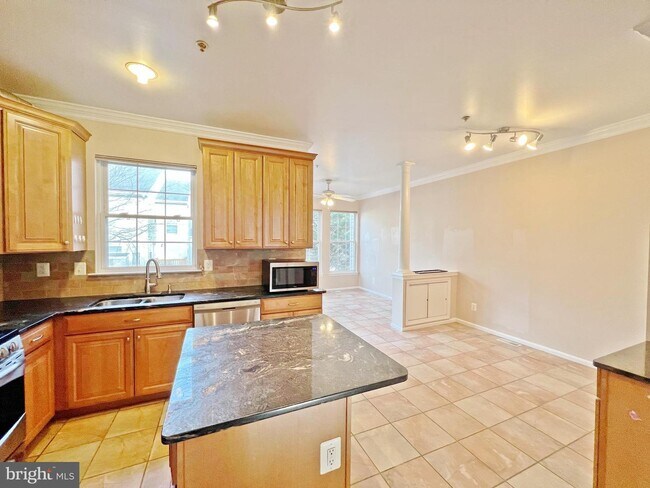 Foto del edificio - 13137 Diamond Hill Dr