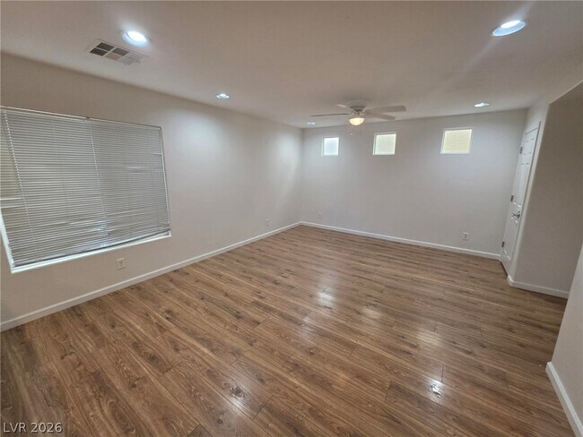 Foto del edificio - 9144 Captivating Ave