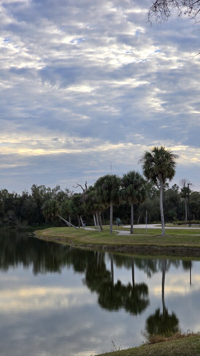 Foto del edificio - 1406 Sunset Preserve Wy