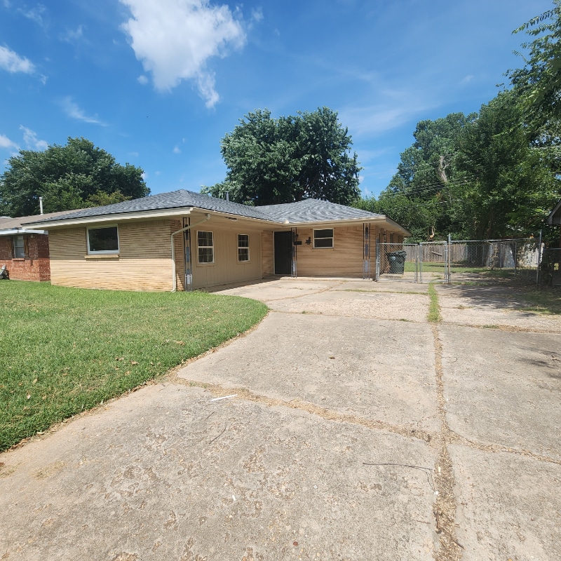 Photo - 908 Moraine Ave
