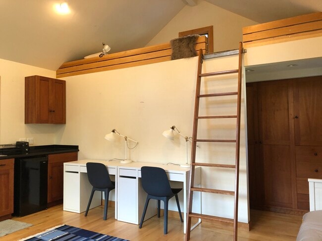 Loft - 1546 Spruce St