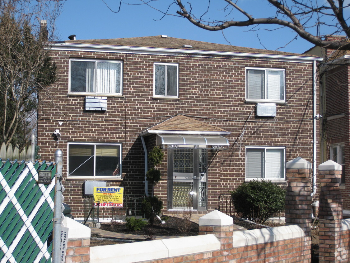 Building Photo - 65-29 Maurice Ave