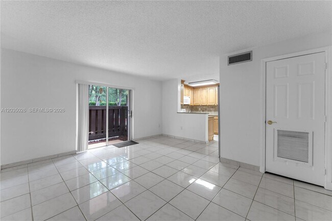Foto del edificio - 10832 N Kendall Dr