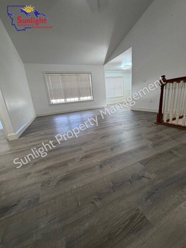 Foto del edificio - 3-Bed 3-Bath Gem with 2,440 Sq Ft of Comfort in Laurel, MT!