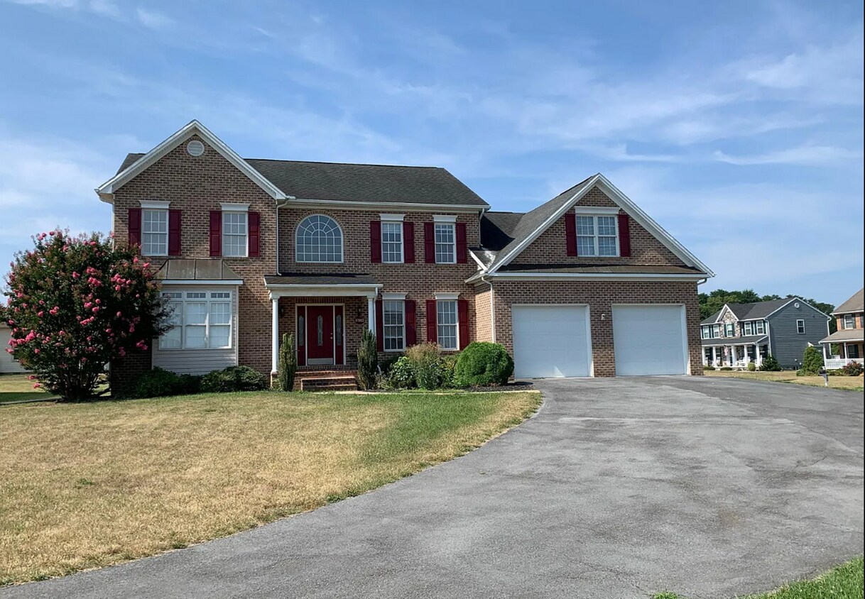 Foto principal - 18903 Island Dr
