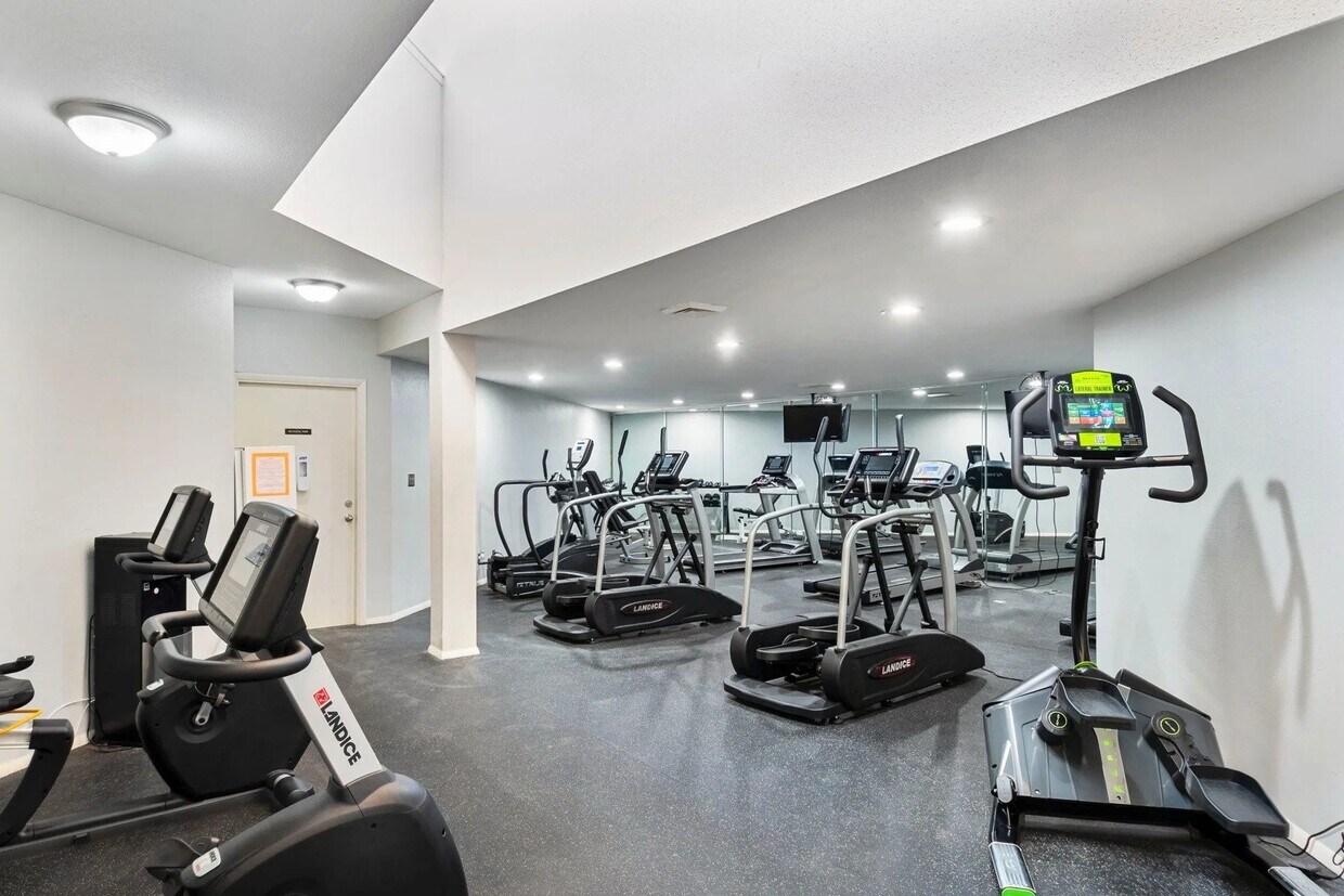 Foto del edificio - 501 Pelham Dr