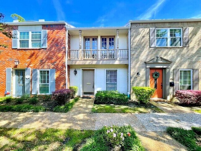 Foto del edificio - 12723 Huntingwick Dr