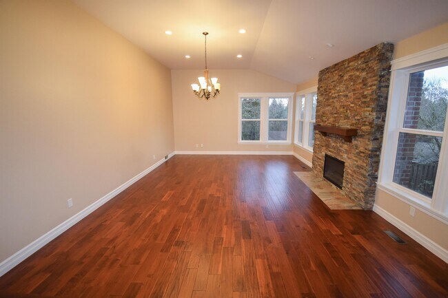 Building Photo - 12 Mozarteum Ct
