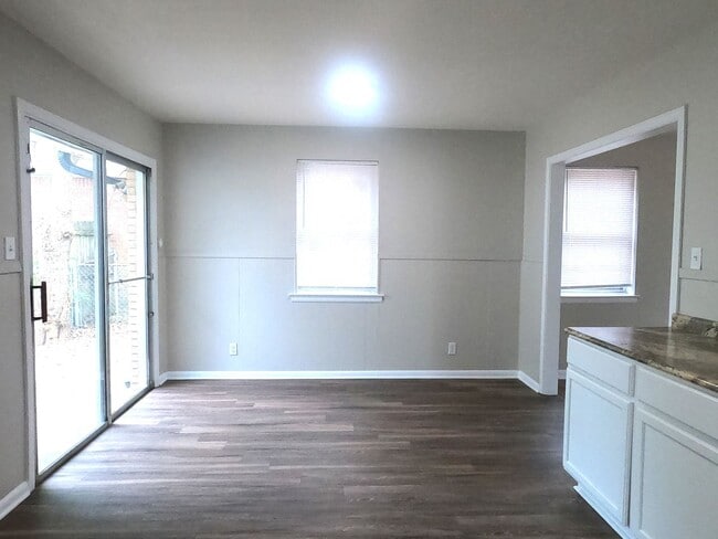 Building Photo - Newly Renovated Home In Frayser
