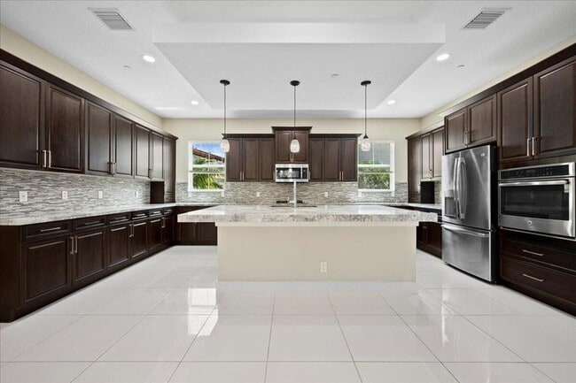 Foto del edificio - 7114 Edison Pl