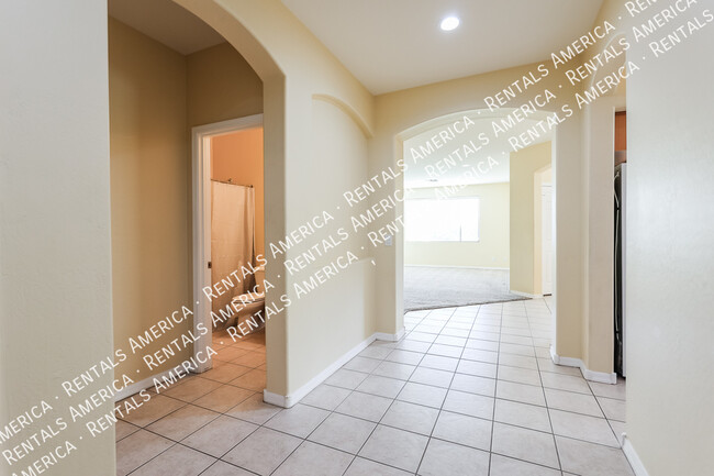 Building Photo - 4337 W Powell Dr