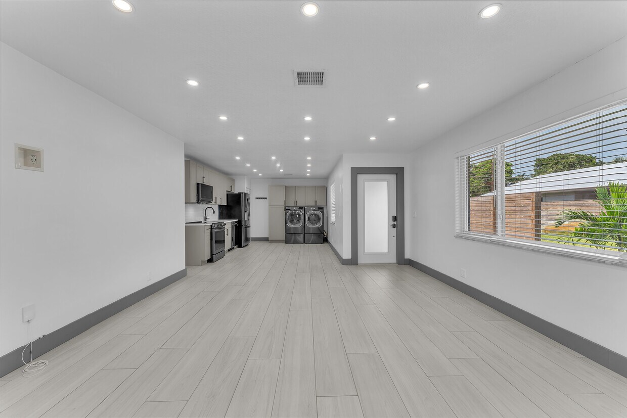 Foto principal - 48 SW 13th St