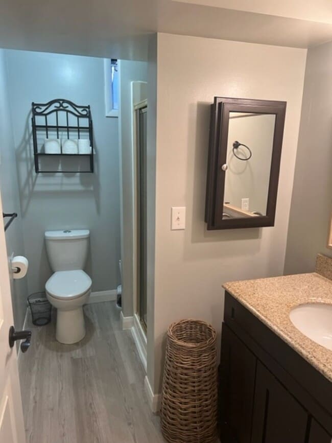 Building Photo - Beautiful apartment close to trails