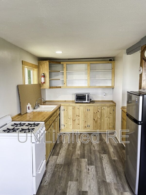 Photo - 69 Leupp Rd House