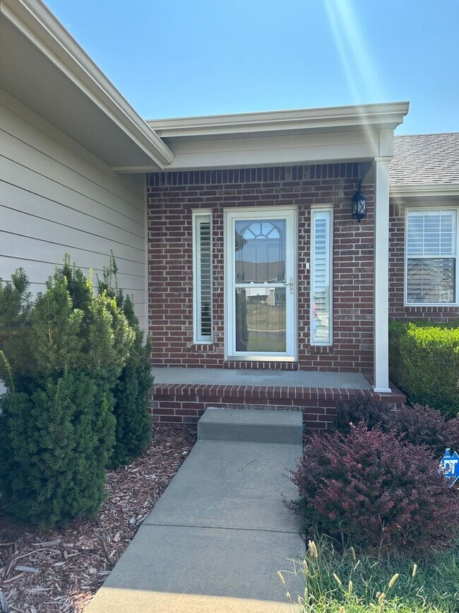 Building Photo - Beautiful Updated 4 Bedroom Home in ANDOVE...