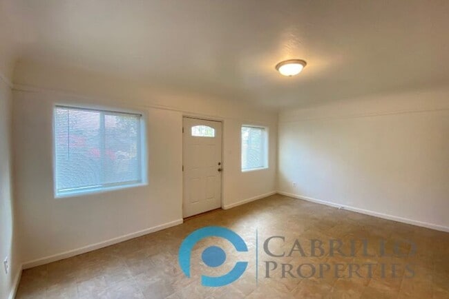 Building Photo - 3087 J St