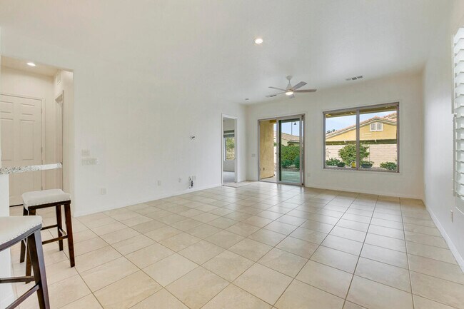 Building Photo - 81542 Avenida Contento