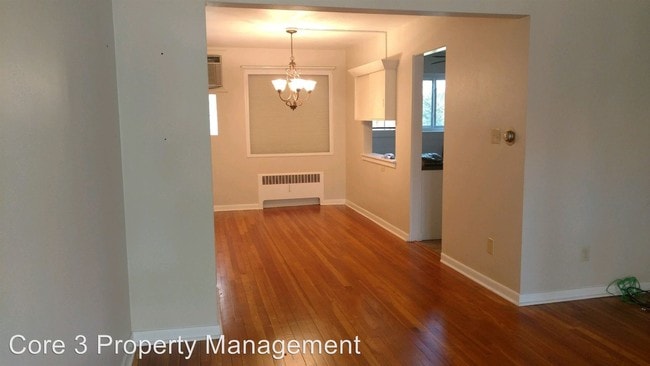Building Photo - 308 Davis Ave
