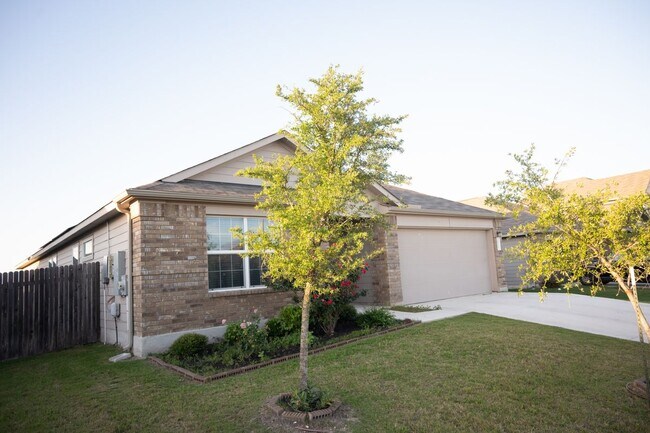 Foto del edificio - 423 Bluejack Wy