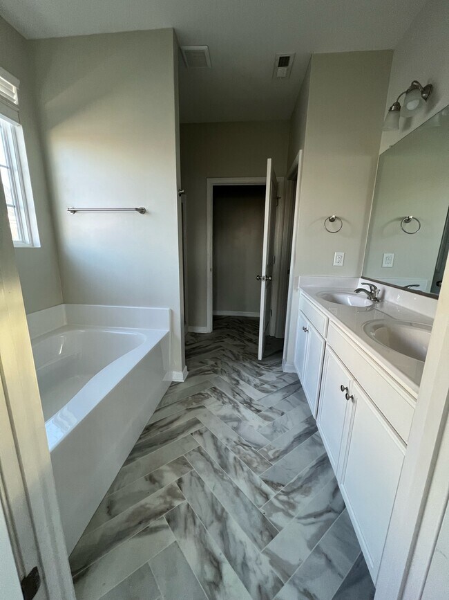 Foto del edificio - 3412 Copper Creek Ln