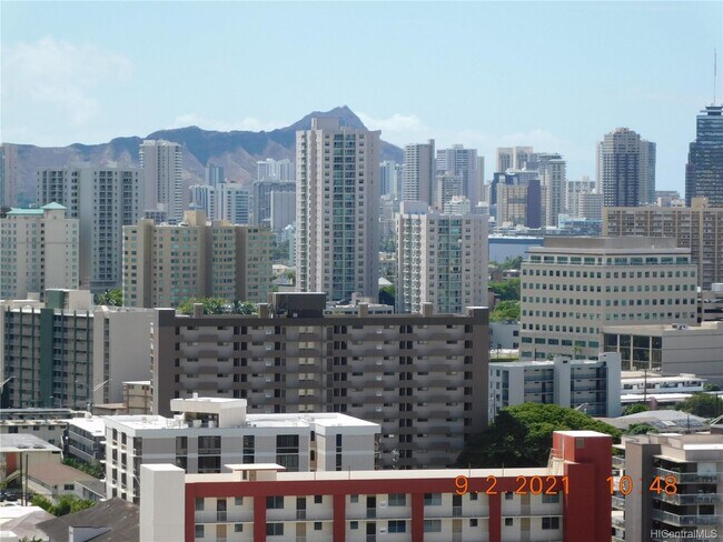 Foto del edificio - 1560 Thurston Ave