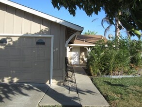 Building Photo - 223 Grand Canyon Dr