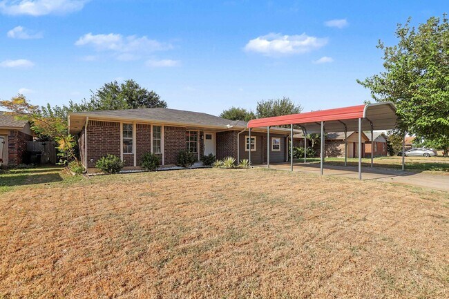 Foto del edificio - 1052 Hargis Ln