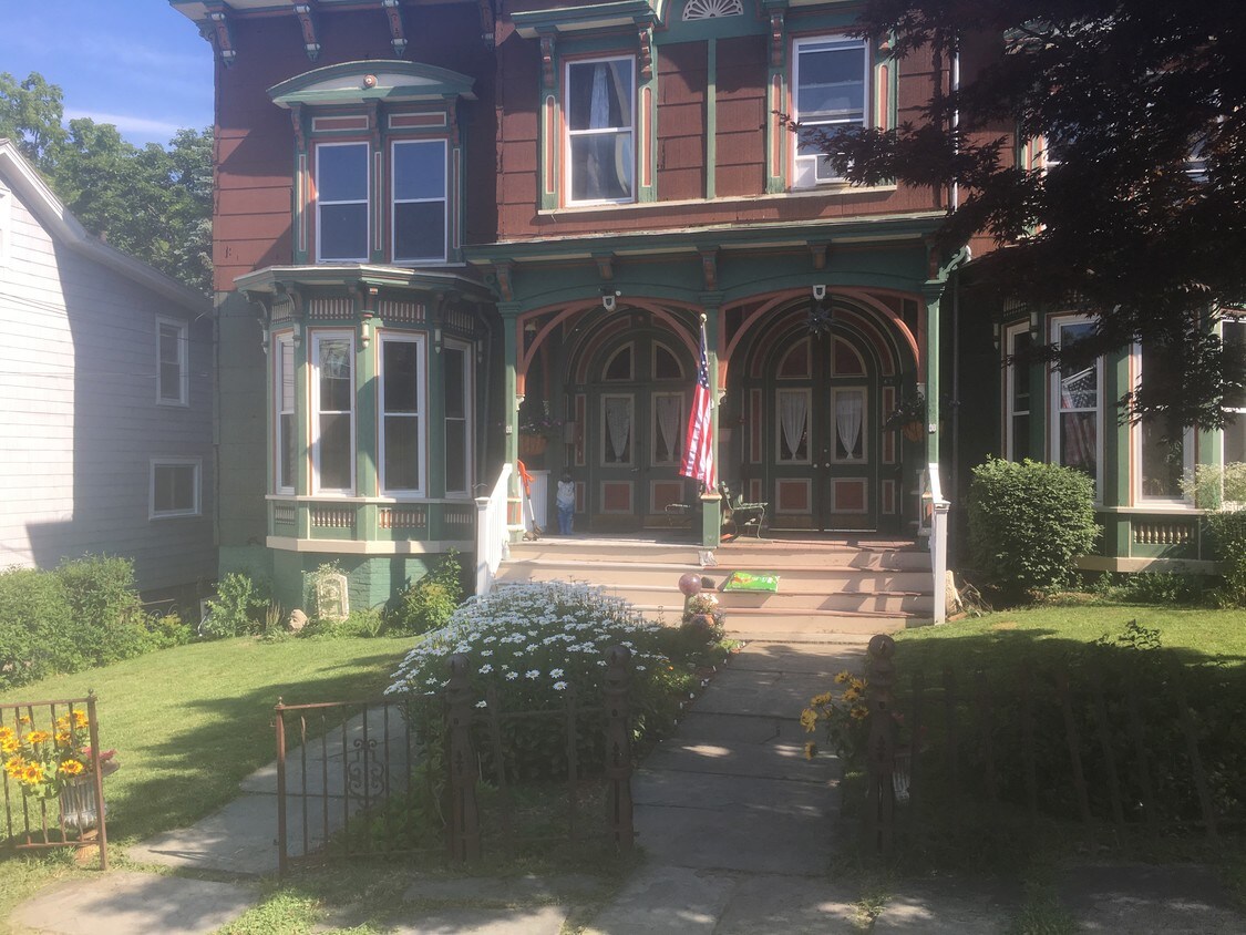 45 William St, Catskill, NY 12414 Apartments in Catskill, NY