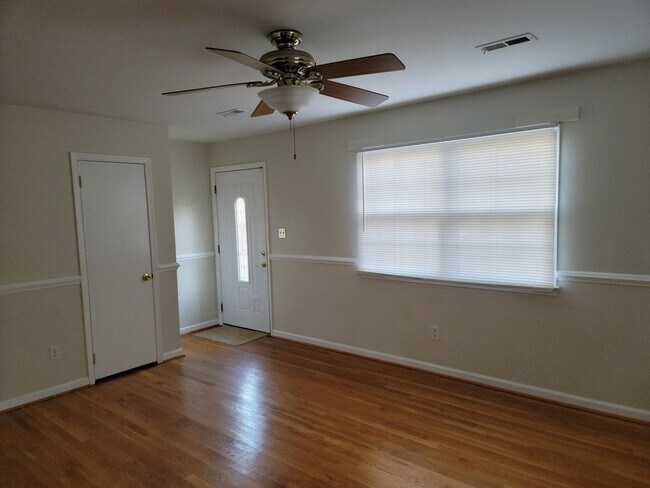 Foto del edificio - Charming Rancher in Fox Hill – Pet Friendly!