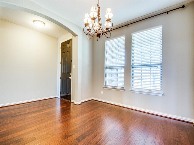 Building Photo - 3905 Lands End Dr