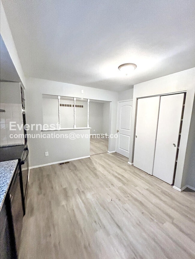 Foto del edificio - 12465 Shoreside Dr