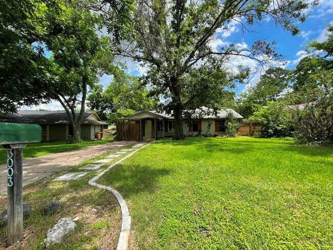 Building Photo - 3003 Burning Oak Dr
