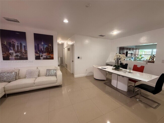 Foto del edificio - 16030 Miami Dr