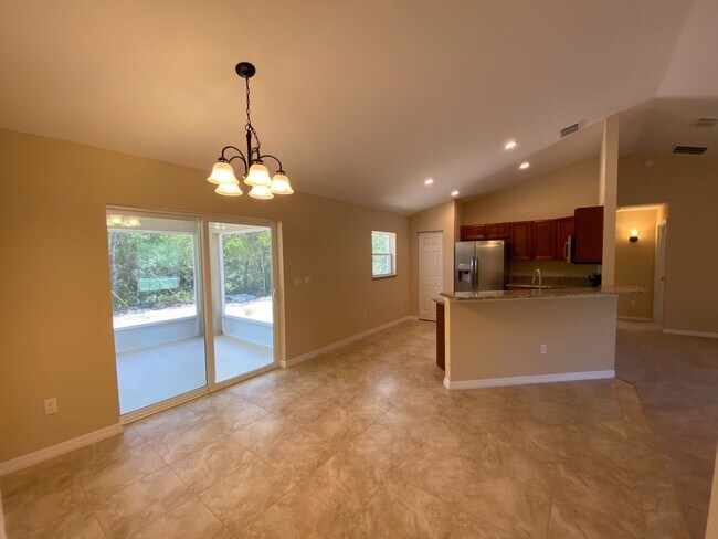 Foto del edificio - COMING SOON.  NOT AVAILABLE TO SHOW UNTIL MID MAY*** Marion Oaks - Welcome Home